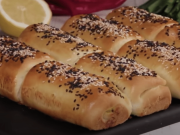 Kynuté houstičky plněné kuřecím masem, sýrem a zeleninou