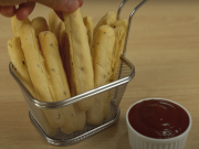 Sýrovo-bramborové tyčinky – jednoduchý recept na slaný snack