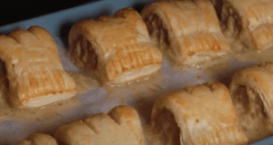Jednoduchý recept na taštičky z listového těsta plněné mletým masem!
