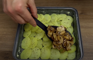 Inspirace na víkendový oběd – Zapečené brambory s houbami a parmazánem! Zapečené brambory s houbami a parmazánem