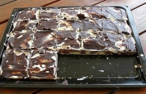 Nevíte co k odpolední kávě? Vyzkoušejte tuto dobrotu v podobě tvarohového dezertu!