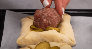 Masové kuličky v listovém těstíčku se sýrem – rychlý slaný předkrm