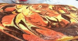 Papoušková tvarohová buchta: Nadýchaný a barevný moučník Papoušková tvarohová buchta: Nadýchaný a barevný moučník