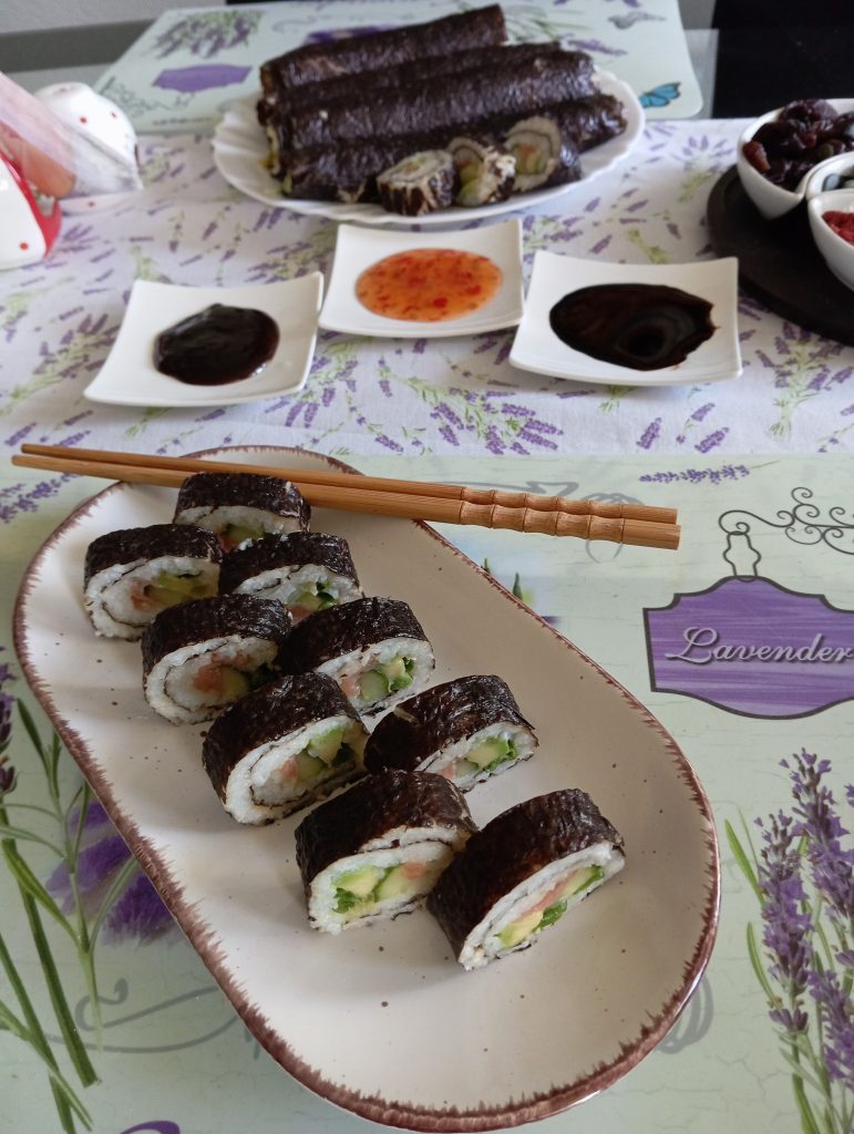 Domácí sushi rolky