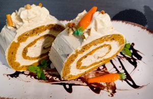 Rychlá mrkvová roláda – lehký dezert s mascarpone a karamelem