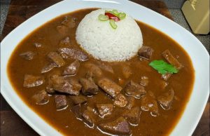 Vepřová játra na cibulce – klasika české kuchyně podle domácího receptu