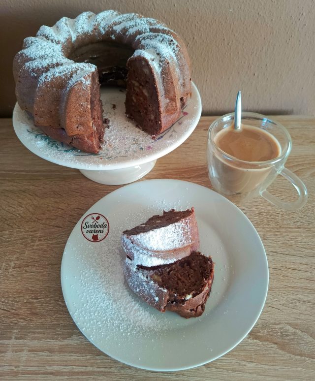 Banánová bábovka s čokoládou a medem | Prima Inspirace