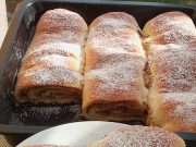 Domácí jablečné kynuté záviny: vláčné, voňavé a plné skořicové náplně Jablečné kynuté záviny: vláčné, voňavé a plné skořicové náplně