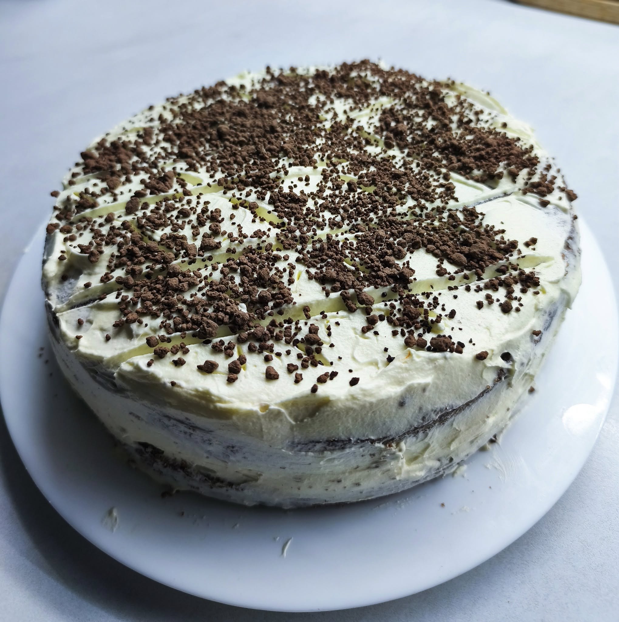 Kakaový piškotový dort s vanilkovým krémem – jednoduchý a nadýchaný dezert od čtenářky