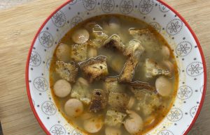 Frankfurtská polévka s párky Frankfurtská polévka s párky – rychlá, sytá a voňavá klasika