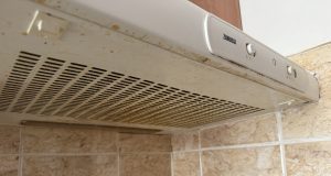 Mastná digestoř? Tento trik vyčistí filtry lépe než drahá chemie