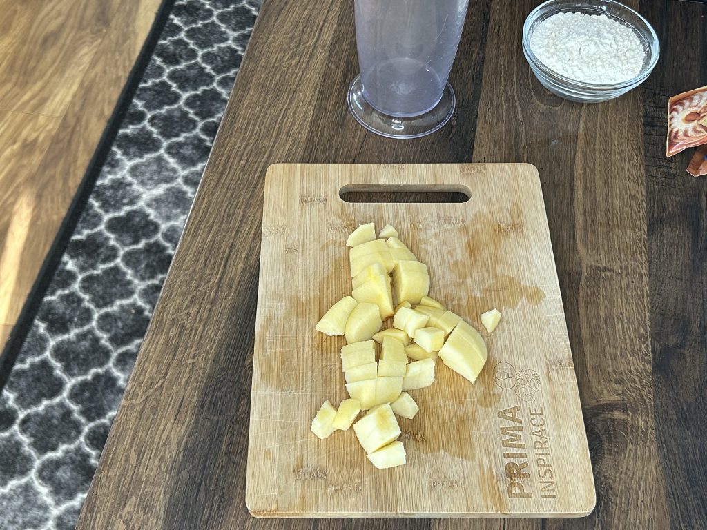 Jablečná svačinka ve tvaru dinosaurů