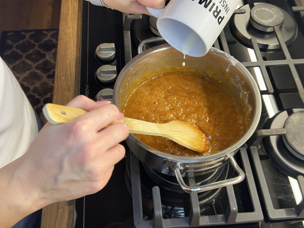 Jablkovo-karamelový cheesecake