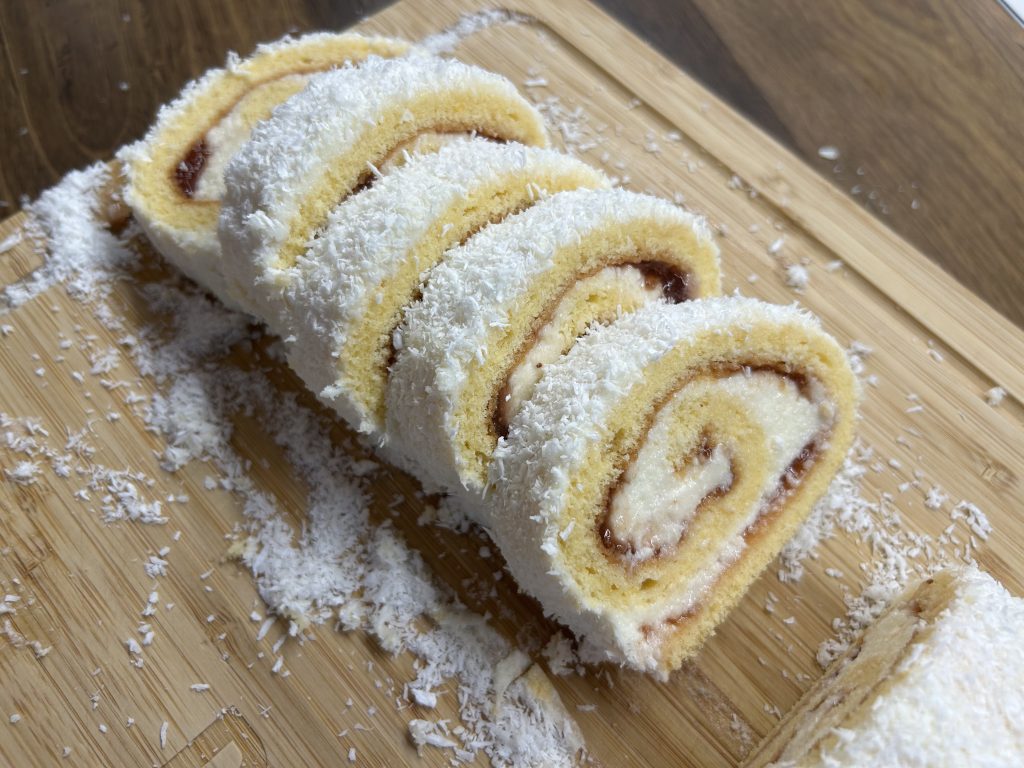 Kokosová roláda – jemná, nadýchaná a voňavá