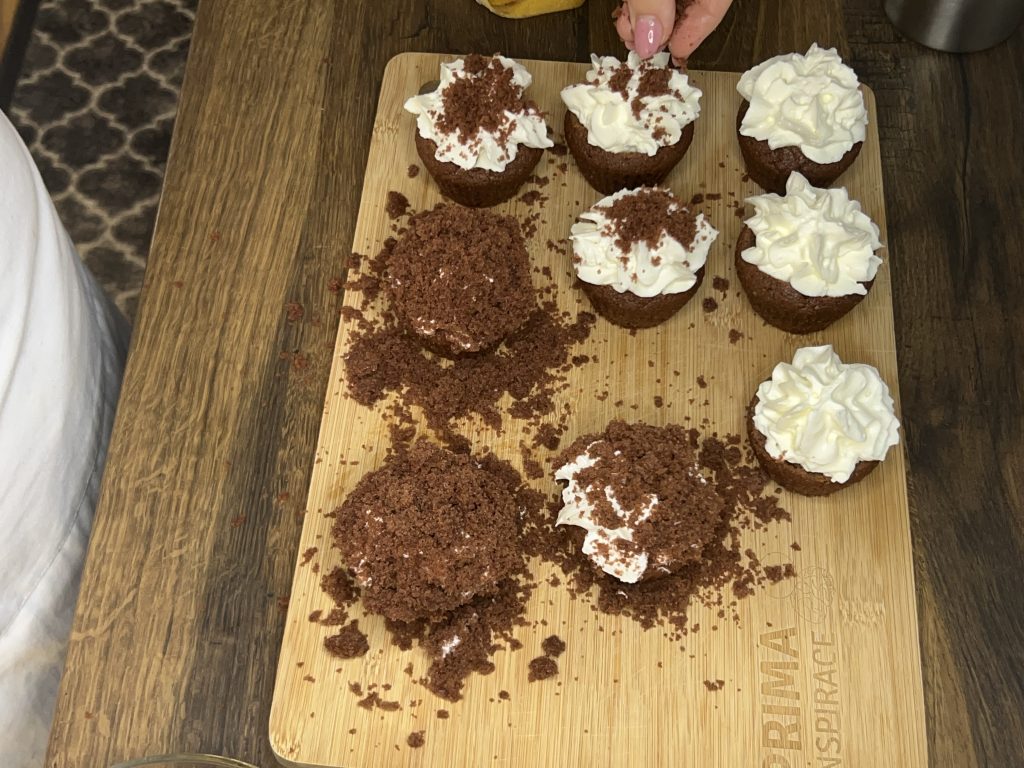 Krtkovy muffiny s banánem a šlehačkou