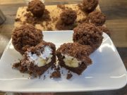 Krtkovy muffiny s banánem a šlehačkou: mini verze oblíbeného dortu, která potěší malé i velké