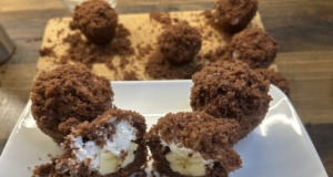 Krtkovy muffiny s banánem a šlehačkou Krtkovy muffiny s banánem a šlehačkou: mini verze oblíbeného dortu, která potěší malé i velké