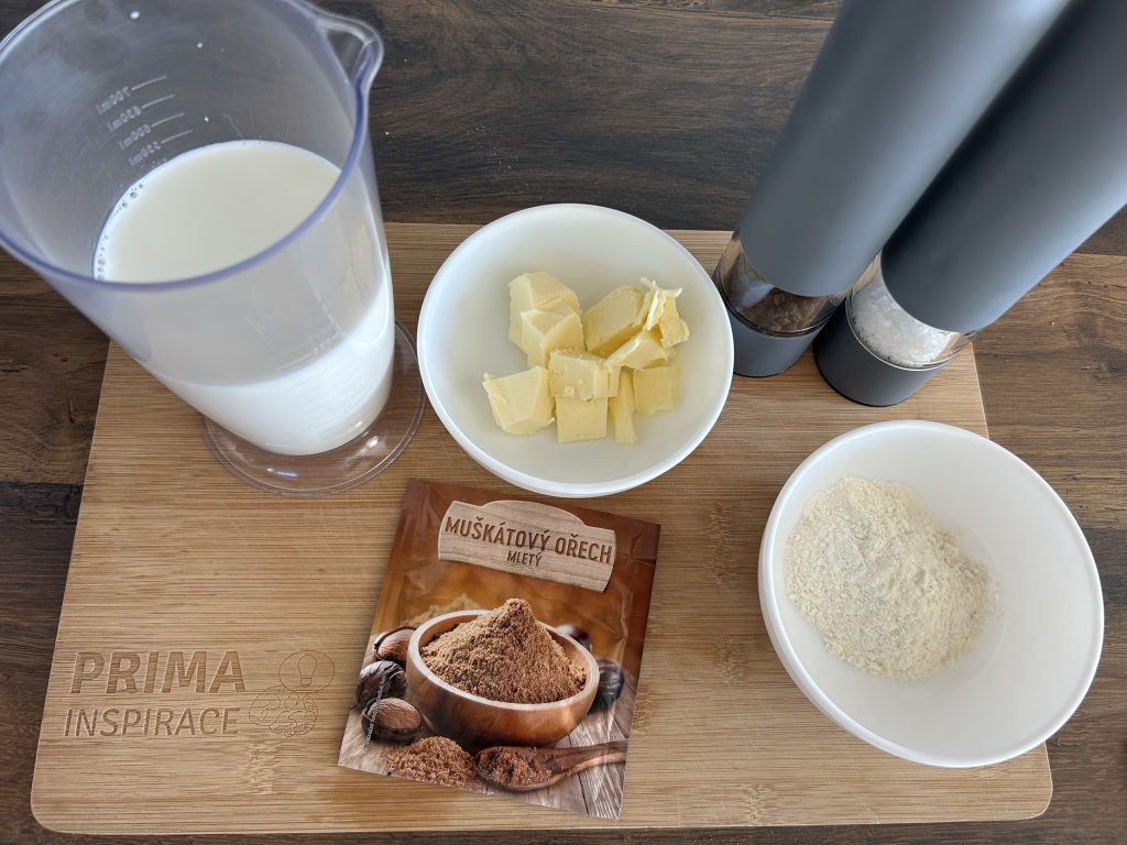 Domácí lasagne s boloňskou omáčkou a bešamelem