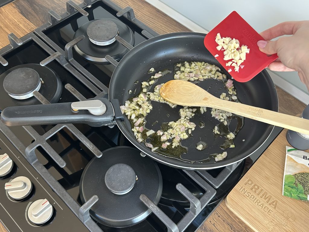 Domácí lasagne s boloňskou omáčkou a bešamelem