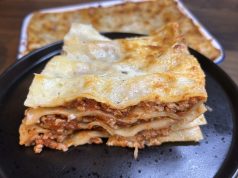 Domácí lasagne s boloňskou omáčkou a bešamelem Domácí lasagne s boloňskou omáčkou a bešamelem | Prima Inspirace