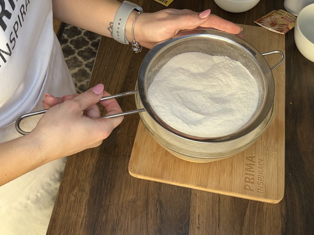 Makový chlebíček s citronovou polevou