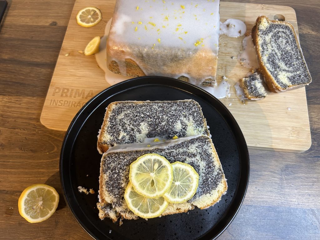 Makový chlebíček s citronovou polevou