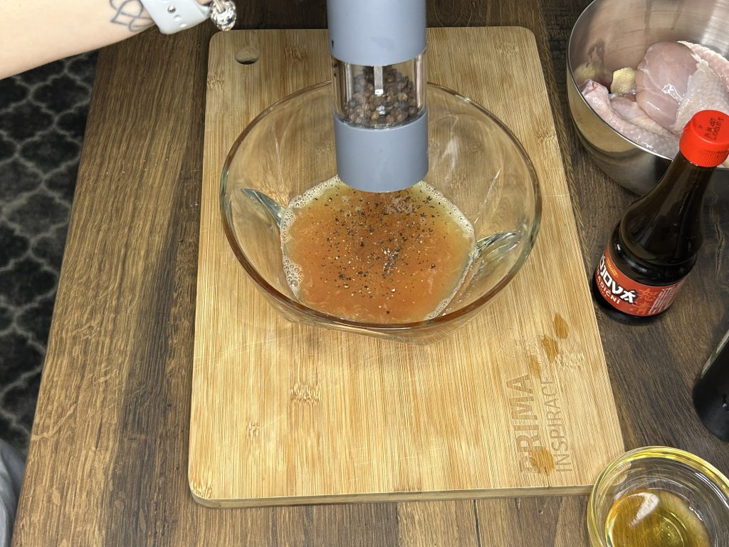 Pečená marinovaná kuřecí stehna s pomerančem a medem