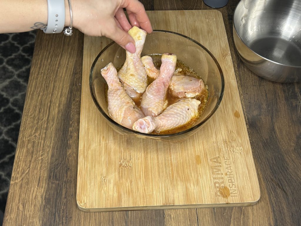 Pečená marinovaná kuřecí stehna s pomerančem a medem