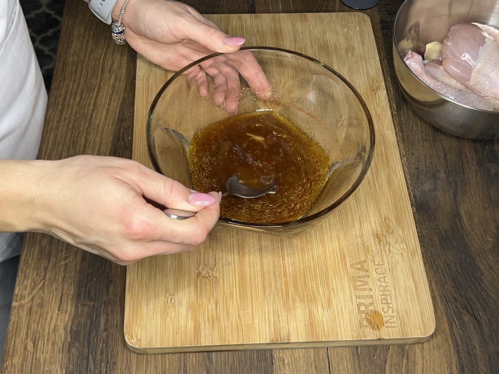 Pečená marinovaná kuřecí stehna s pomerančem a medem