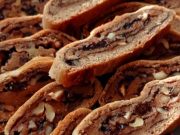 Perníkový závin – měkký, voňavý a ideální i na Vánoce Perníkový závin s povidly a ořechy: vláčný, voňavý a ideální i jako vánoční pečivo