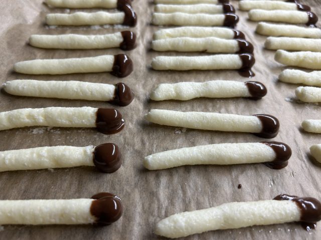 Sirky máčené v čokoládě – luxusní kokosové cukroví bez pečení