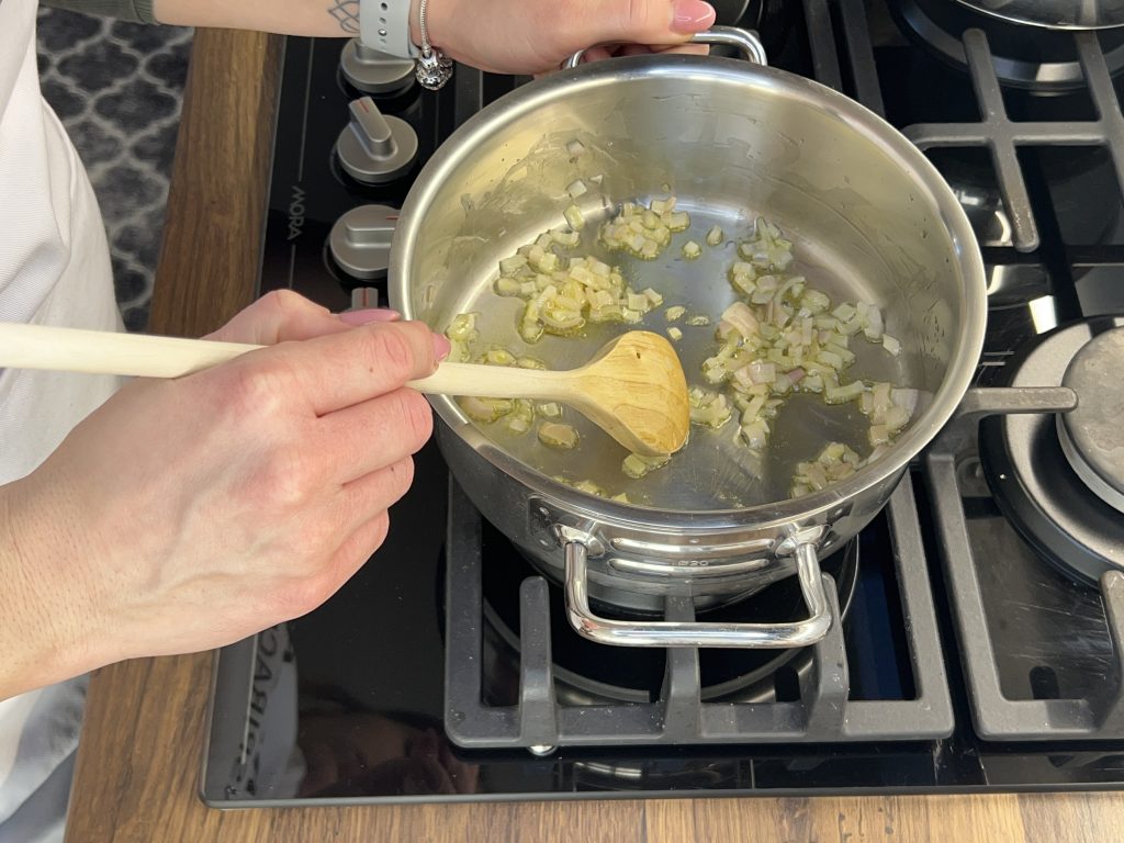 Těstoviny se žampionovou omáčkou