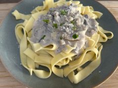 Těstoviny se žampionovou omáčkou