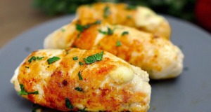 Jednoduchý recept na vynikající kuřecí rolky plněné sýrem Kuřecí rolky plněné šunkou a sýrem: jednoduchý a rychlý oběd