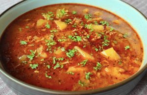 Rychlá gulášová polévka z mletého masa