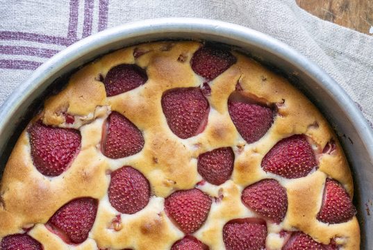 Jahodový koláč se smetanou – vláčný, voňavý a dokonale letní dezert