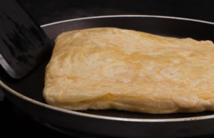 Vynikající recept na skvělé, smažené jarní závitky – Rychlá příprava! Levné a jednoduché zeleninové kapsy z pánve: rychlá večeře z pár surovin