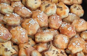 Rychlé slané pečivo z tavených sýrů a másla: k vínu, pivu i jen tak na zakousnutí