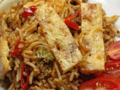 Zapečené špagety s mletým masem, zeleninou a sýrem: jednoduchý a sytý oběd pro celou rodinu