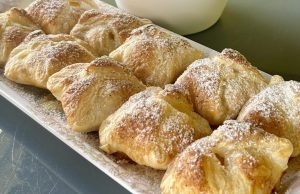 Zmuchlanci z listového těsta s jablky a skořicovým cukrem: rychlý a voňavý dezert