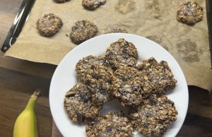 Zdravé banánové sušenky z ovesných vloček Banánové sušenky z ovesných vloček – zdravé cookies ze 3 surovin