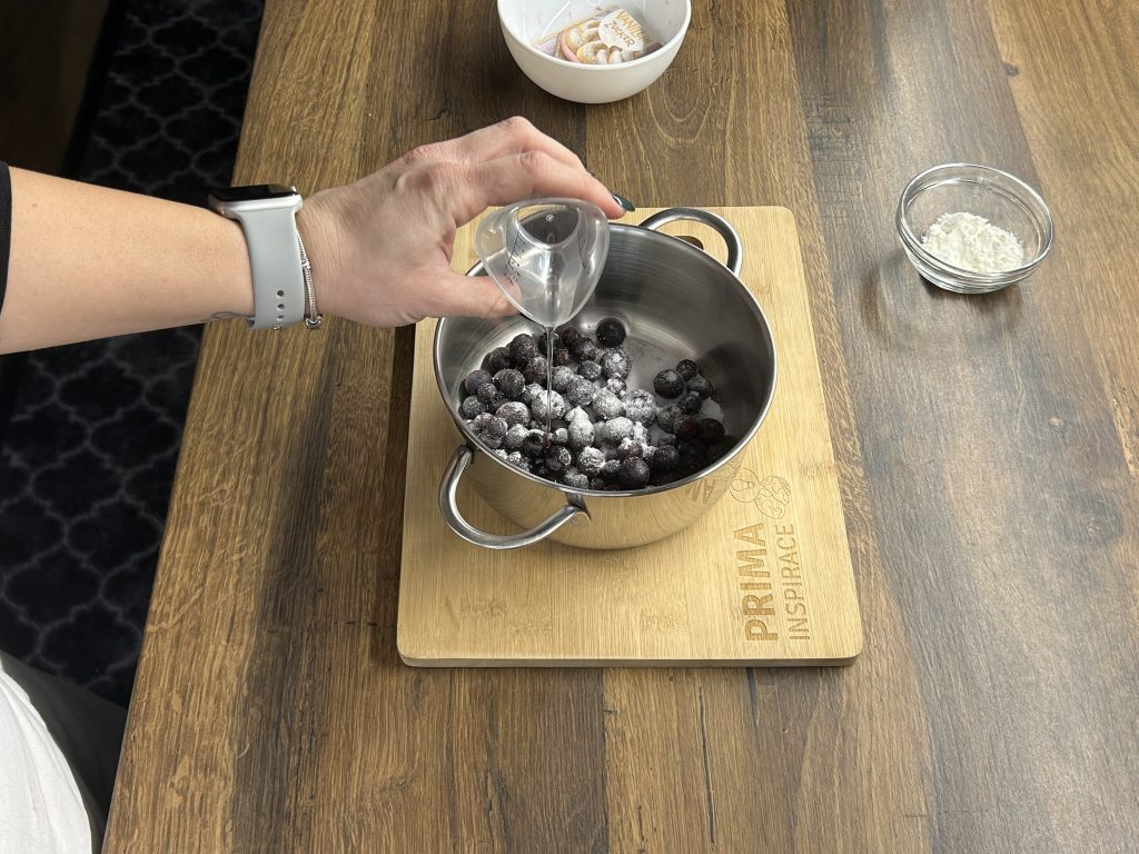 Borůvkový koláč s bílou čokoládou