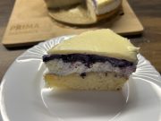 Borůvkový koláč s bílou čokoládou: Luxusní dezert s mascarpone krémem