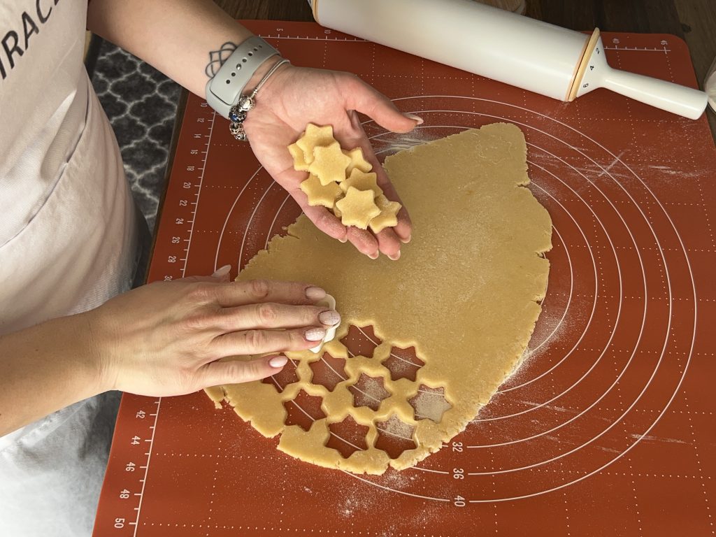 Hvězdičkové sušenky s karamelovým salkem v mléčné čokoládě