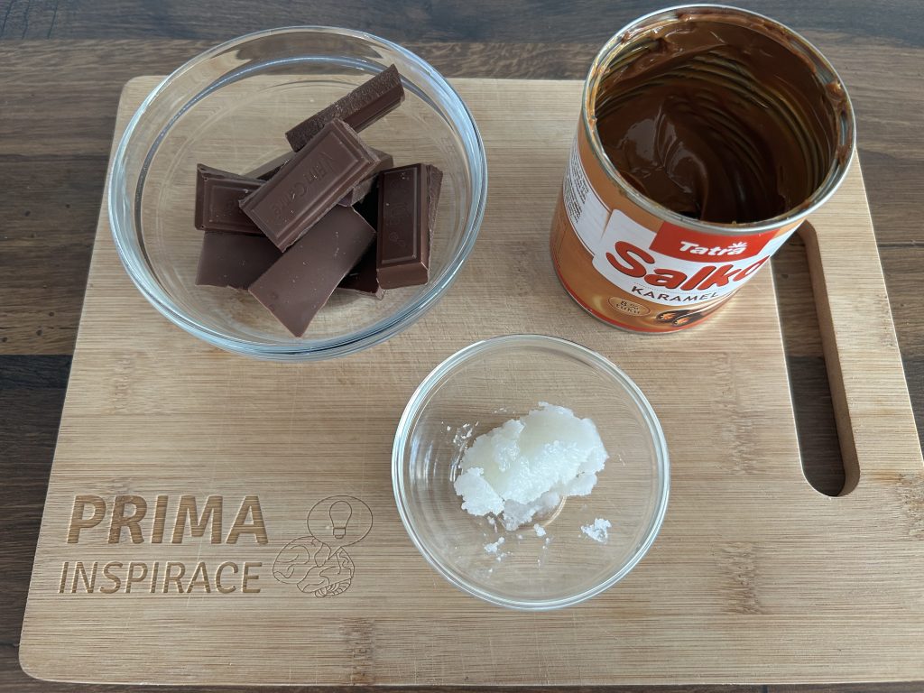 Hvězdičkové sušenky s karamelovým salkem v mléčné čokoládě