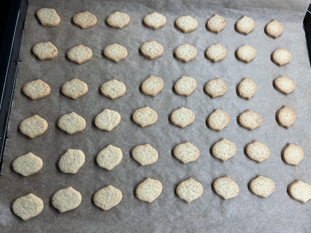 Ledovky s vanilkovým pudinkovým krémem a citronovou polevou