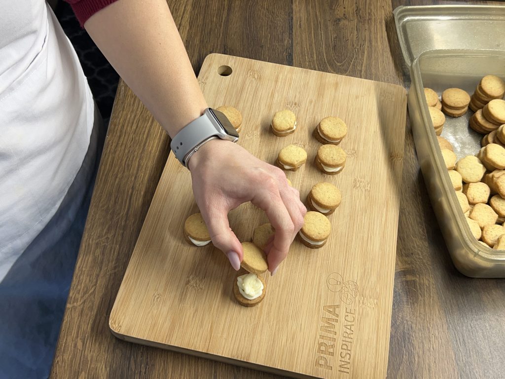 Ledovky s vanilkovým pudinkovým krémem a citronovou polevou