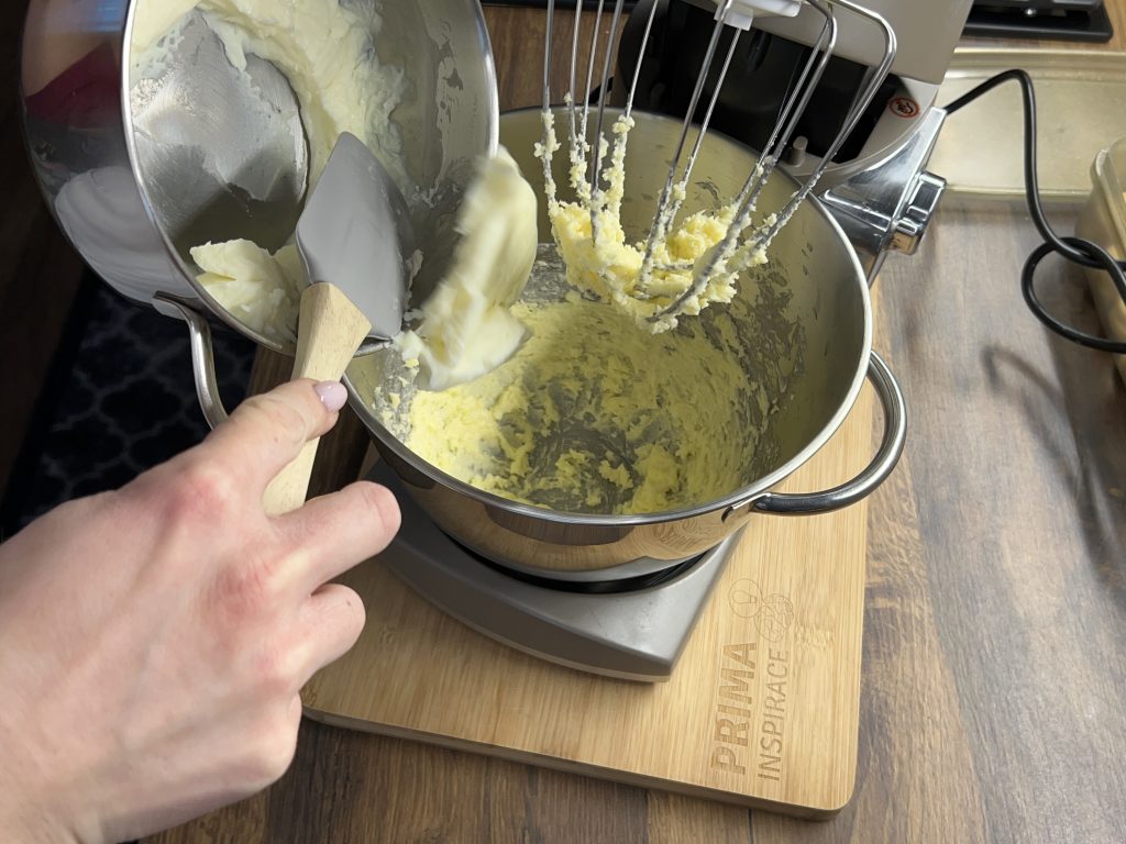 Ledovky s vanilkovým pudinkovým krémem a citronovou polevou