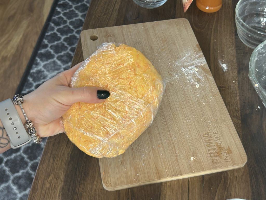 Mrkvové cukroví s ovocnou marmeládou a čokoládovou polevou