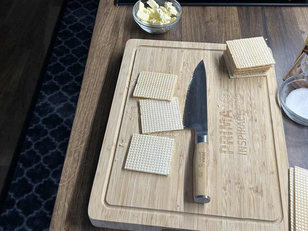 Domácí oplatkové zmrzlinky s vanilkovým krémem a čokoládou